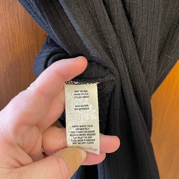 NWT Soft Surroundings Woman's Black Lightweight Unfitted Shirt Size Medium - Picture 5 of 6